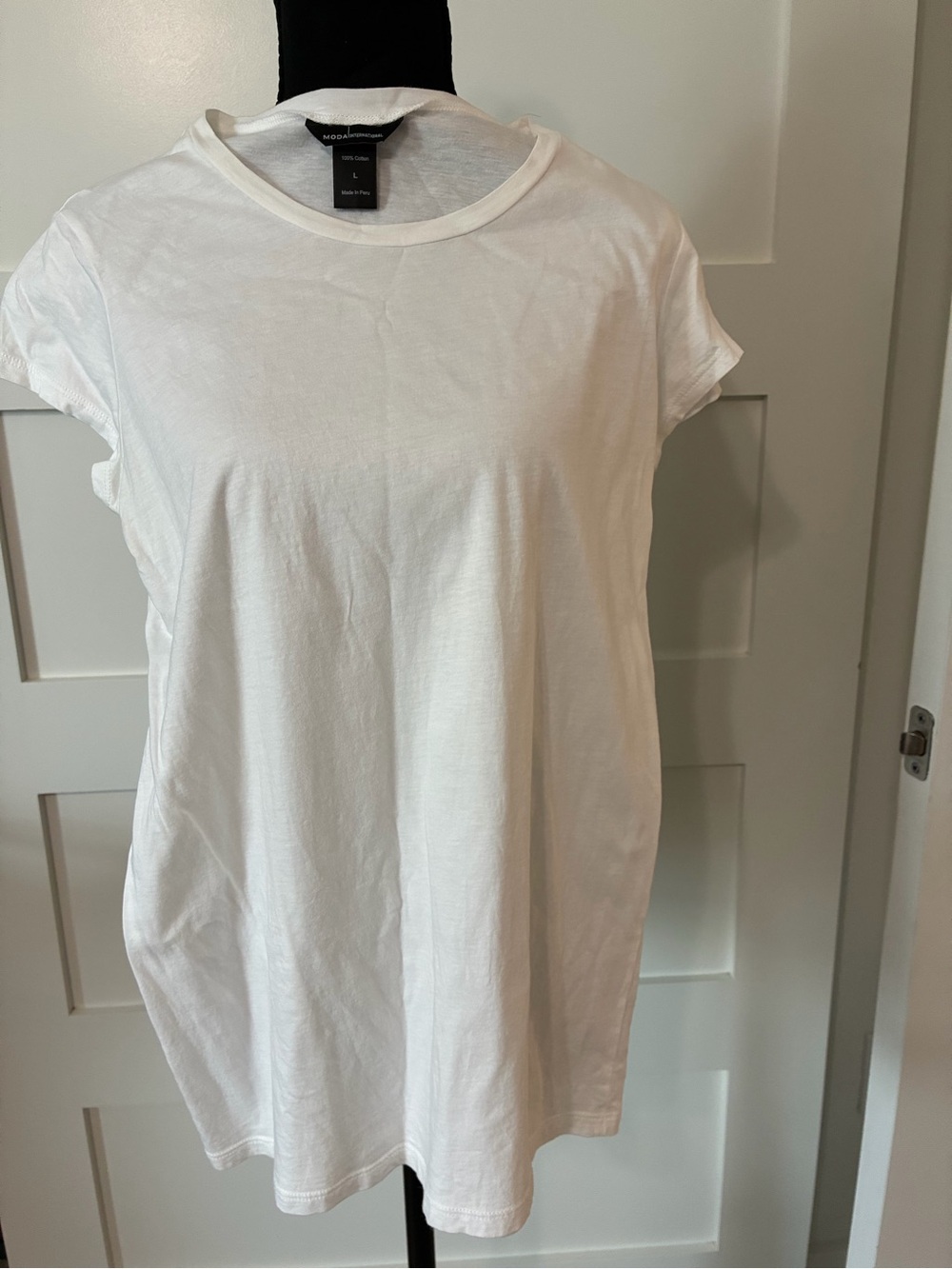 Moda International White Crewneck Short Sleeve Tee